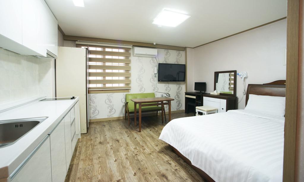 Tamragio Residence Hotel Чеджу Екстериор снимка