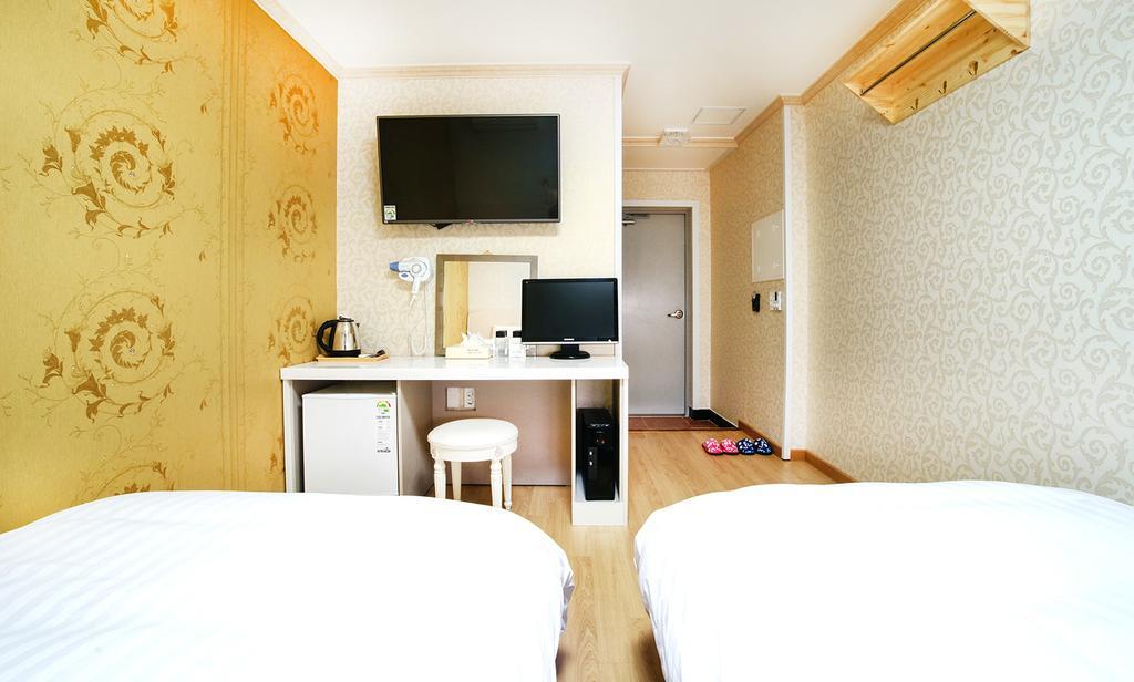 Tamragio Residence Hotel Чеджу Екстериор снимка