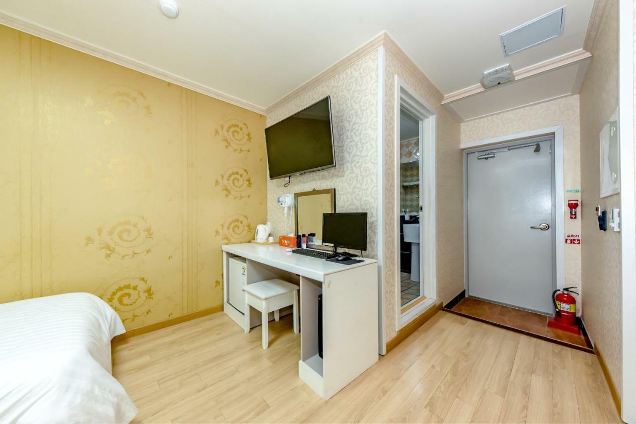 Tamragio Residence Hotel Чеджу Екстериор снимка