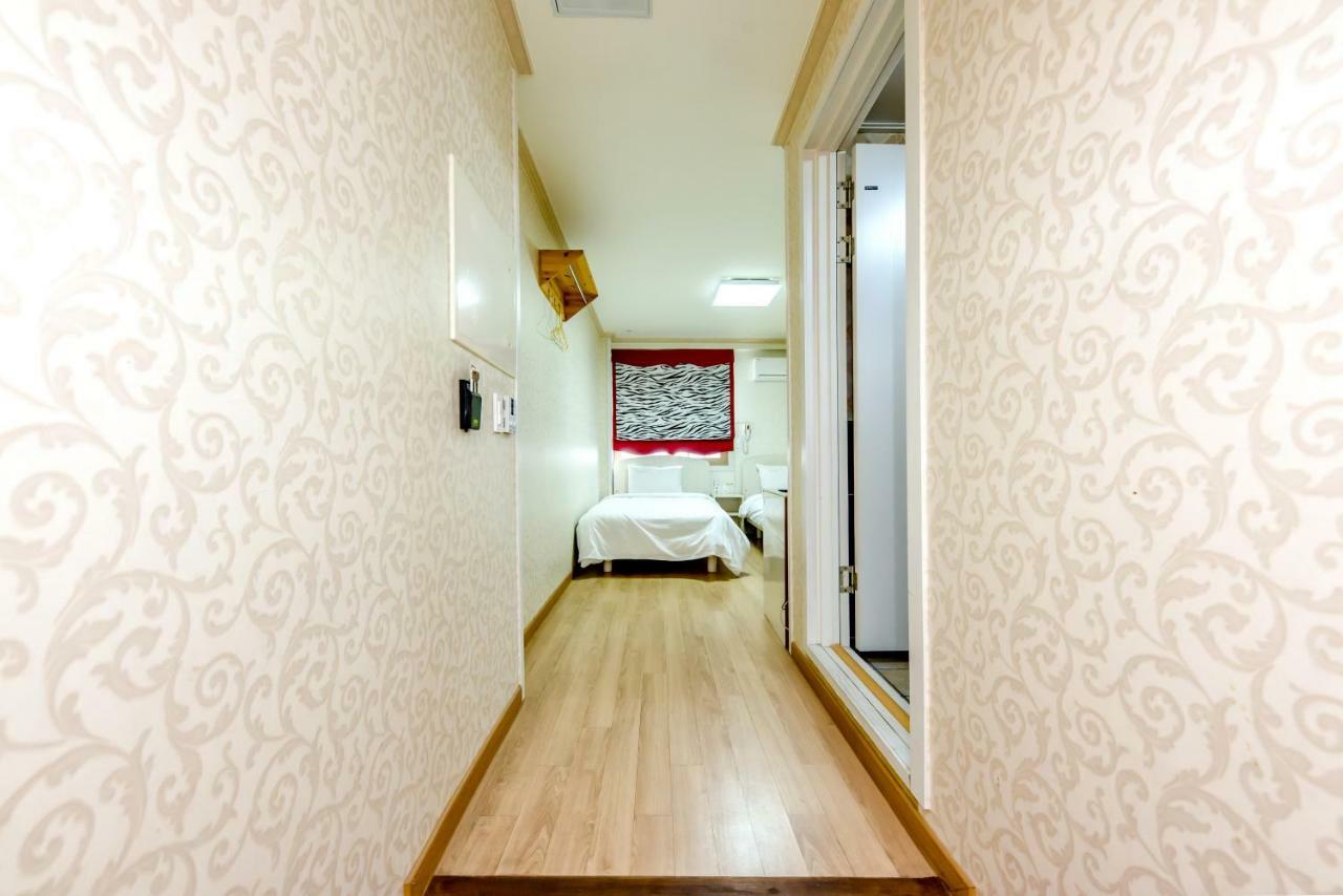 Tamragio Residence Hotel Чеджу Екстериор снимка