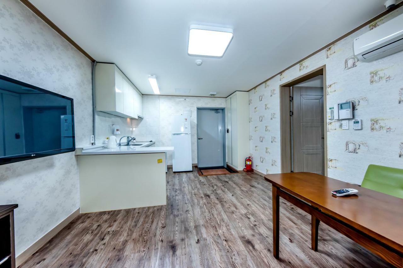 Tamragio Residence Hotel Чеджу Екстериор снимка